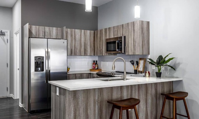 Midtown - Westport Apartment | The view - 2 bedroom 2 bath exclusive Loft in DTKC