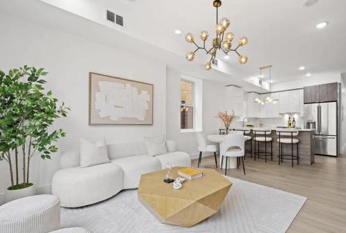 The Heights Apartment | The View - Direct Bus Time Square NYC Breakfast Included - B