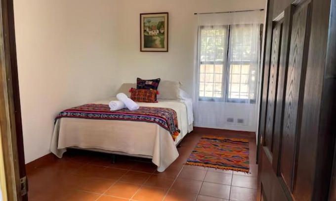 Santa Ana House | The View Guest House Room B