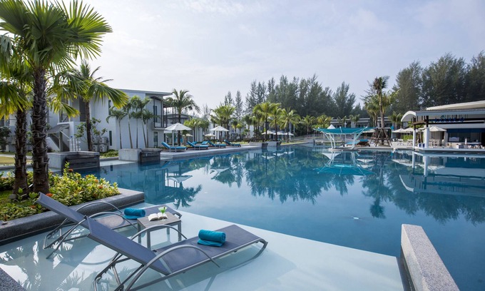 Khuekkhak Hotel | The Waters Khao Lak by Katathani