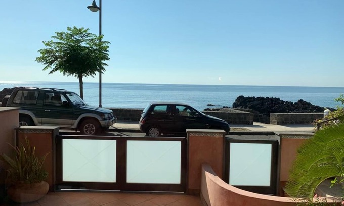 Stazzo House | The window to the sea
