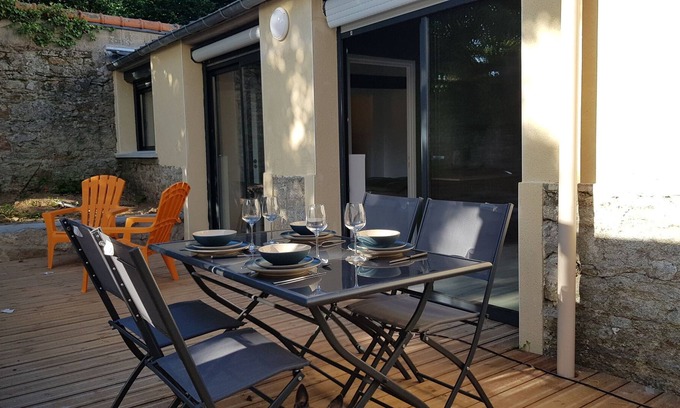 Pontivy Apartment | The workshop and its Terrace