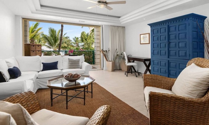 The Bight Apartment | The Yacht Club - Extra Large 2 Bedroom Condo
