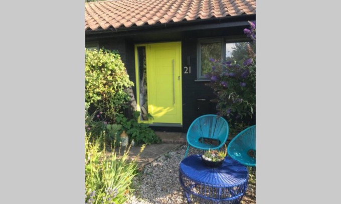 Whitstable Apartment | The Yellow Door Whitstable - Peaceful retreat close to beach