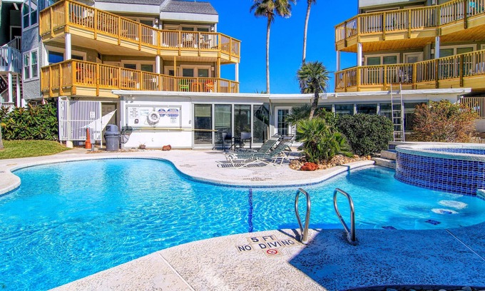 Port Aransas Condo | Third Floor Seabatical Condo in Mustang Island by Redawning