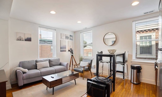 Spring Garden Apartment | This apartment is a 1 bedroom (s), 1 bathrooms, located in Philadelphia, PA.