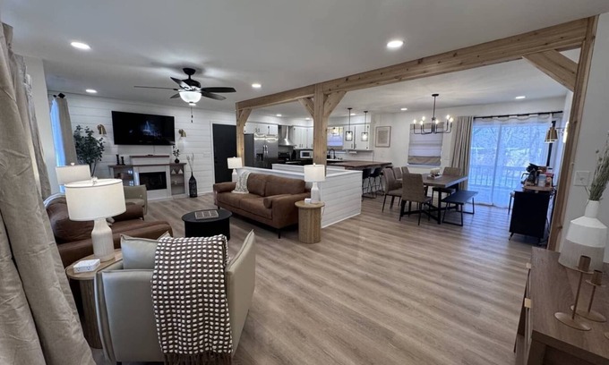 Maize House | This house is a 5 bedroom(s), 3 bathrooms, located in Maize, KS.