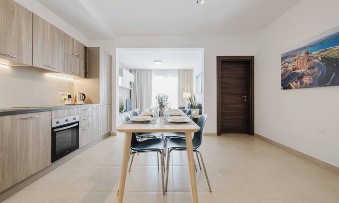 Mellieħa Heights Apartment | This modern refurnished apartment is a self-catering accommodation located Mellieha. Perfectly located in a residential area of Mellieha but surrounded with all amenities, the bus terminus is just five minutes walk from the apartment, from th