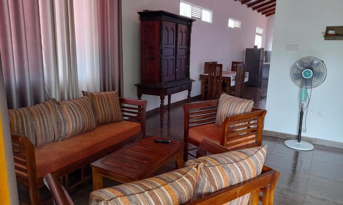 Katugastota House | Thiven's Home Stay