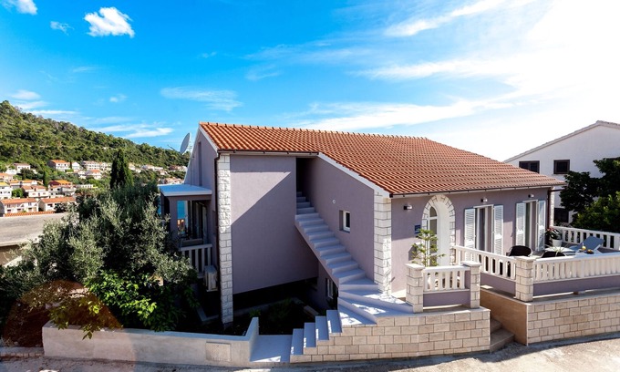 Brna Apartment | Three bedroom apartment with terrace and sea view Brna, Korčula (A-9147-a)