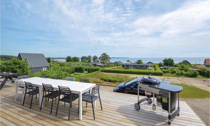 Grønninghoved Strand House | Three-Bedroom Holiday Home In Sjolund