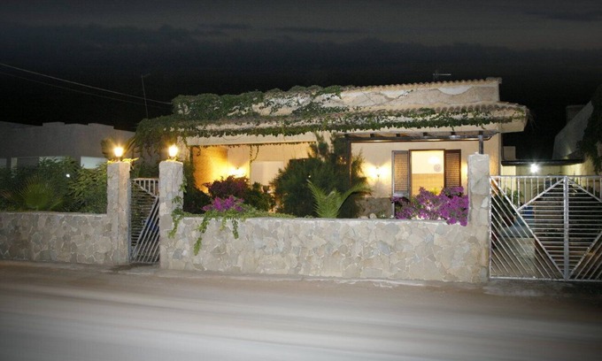 Tre Fontane House | Three fountains by the sea
