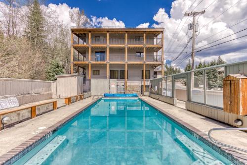 Government Camp House | Thunderhead Lodge Condo 304 - Modern Heated Pool & Games