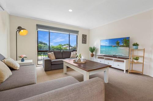 Lake Bunga House | Tidal Escape