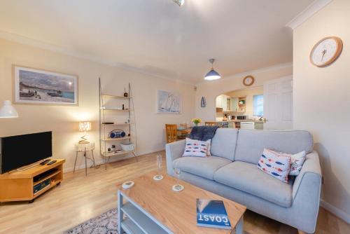 Little Haven House | Tide View