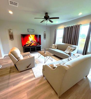 Highlands - Perkins House | Tigers Stripe Stay Luxury Retreat by LSU - CL5602