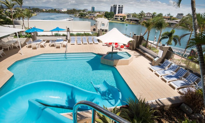 Surfers Paradise Apartment | Tiki Hotel Surfers Paradise