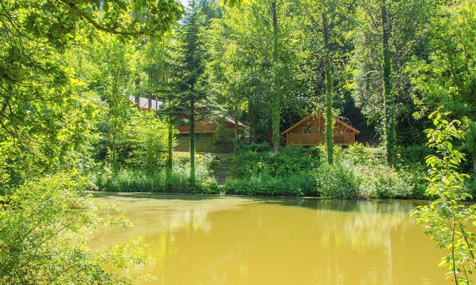 Westleigh Ski Chalet | Timber lodge set by the lake with one double and one twin.