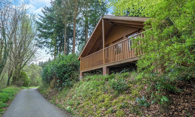 Westleigh Ski Chalet | Timber lodge set by the lake with one double and one twin.
