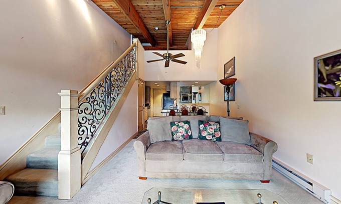 Snowmass Village Condo | 🌲Timberline 305 Studio Loft Standard ~ Hot Tub~Pool~WiFi~Ski-in/out~Local Shuttle🌲