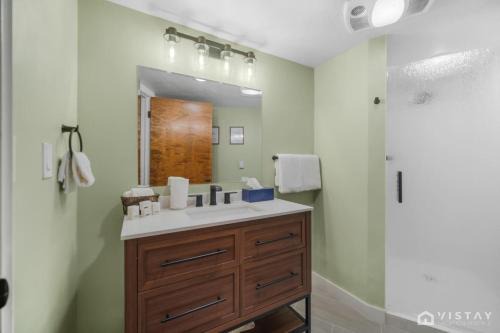Steam Engine Meadows Apartment | Timbernest 4B