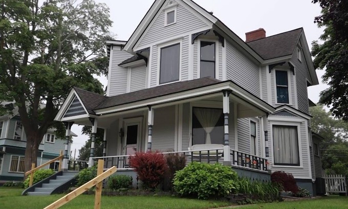 Ludington House | Timeless Memories - Victorian home located in the heart of Ludington