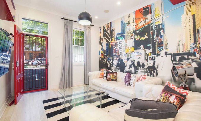 Cooks Hill House | Times Square Terrace Vibrant Charm in Newys Heart