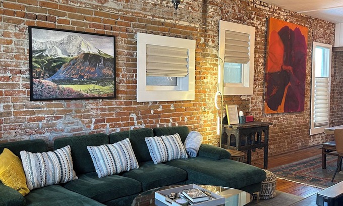 Curtis Park House | Tina's Place. A charming 2-bedroom brick house in downtown Denver.