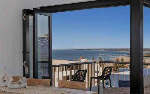 Caloundra Apartment | Tingles on Dingle