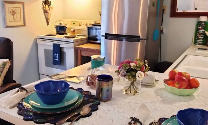 Brenham Cottage | Tiny House at Historic Holle House