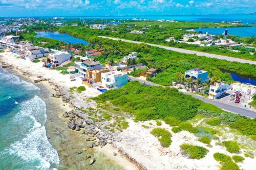 Isla Mujeres Ski Chalet | Tiny House Isla Mujeres