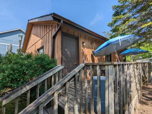 Wasaga Beach House | Tiny Wood Cottage 07