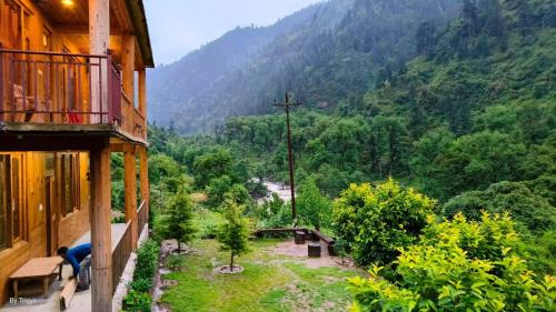Gushaini House | Tirthan Pine View Home stay
