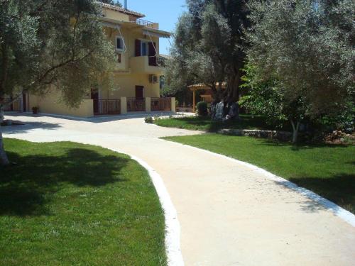 Tsoukaladhes Apartment | To Agridi