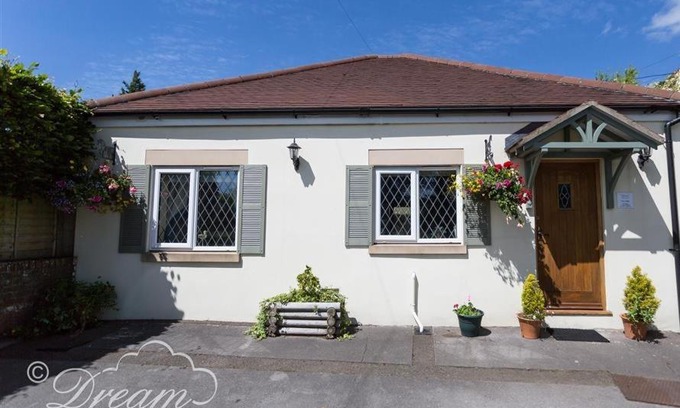 Frampton House | Toll Lodge