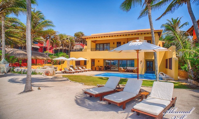 Akumal Villa | Top Class Luxury Beachfront Villa in Akumal With Chef Services.