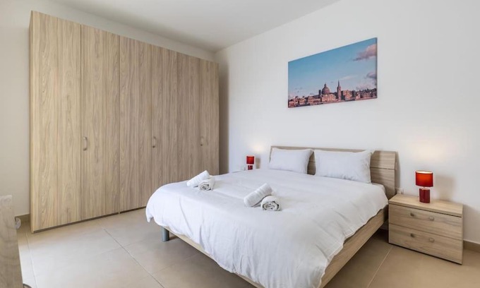 Marsaxlokk Apartment | Top floor apt - Minutes walk to the seafront