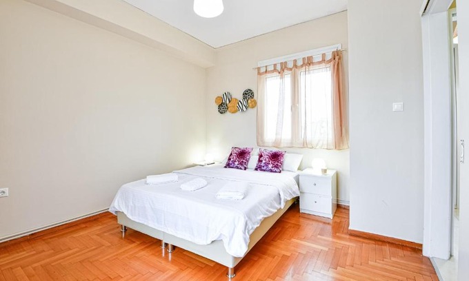 Nea Smirni Apartment | Top floor renovated studio