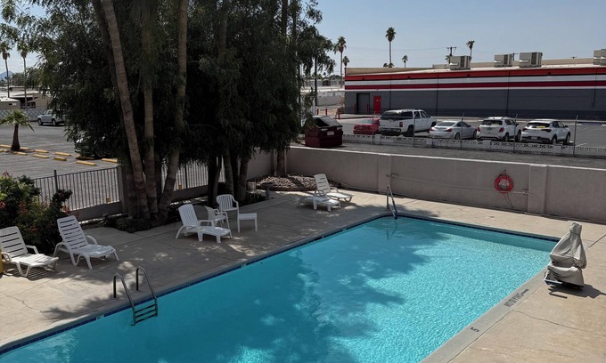 Yuma Hotel | Torch Lite Lodge