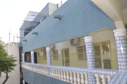 Mali Apartment | Torobali IMMO Studio 7- Modern & Bright- Central Bamako - WIFI & Solar Power