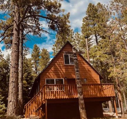 Duck Creek Village Ski Chalet | Totem Pole Lodge