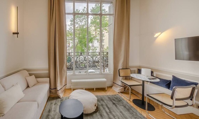 Faubourg Saint-Germain Apartment | Tour Eiffel/Invalides - Luxury apartment n°3
