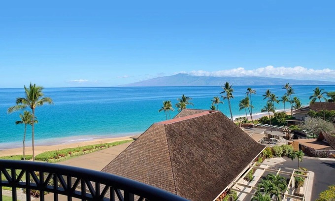 Kaanapali Hotel | Tower Ocean View King at Royal Lahaina Resort