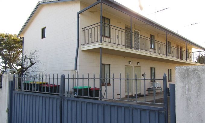 Port Vincent Apartment | Tower View - short walk to the beach, linen included 0 Off Peak Special!