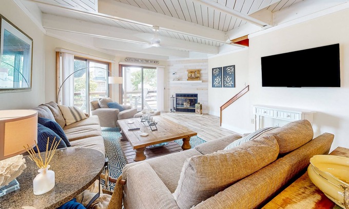 Rehoboth by the Sea House | Town of Dewey Beach home close to beach with W/D & fast WiFi - dogs OK