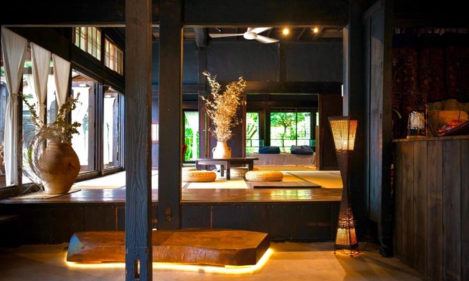 Kimitsu Villa | Traditional house, Blue moon villa, 古民家 蒼月庵