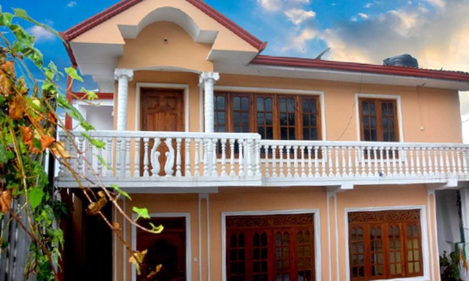 Nuwara Eliya House | Train View Villa