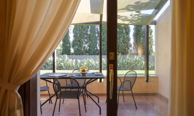 Pula Apartment | Tranquil Lantana Resort 2 Bedroom Apartments Sleeps 7 Free Wifi