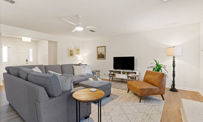 Brunswick House | Tranquil Tides Retreat | 3 Bed, 2 Bath Pet-Friendly
