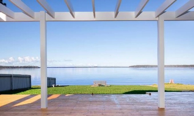 St. Georges Basin Villa | Tranquility Beach House - Absolute Waterfront - Child and Pet Friendly